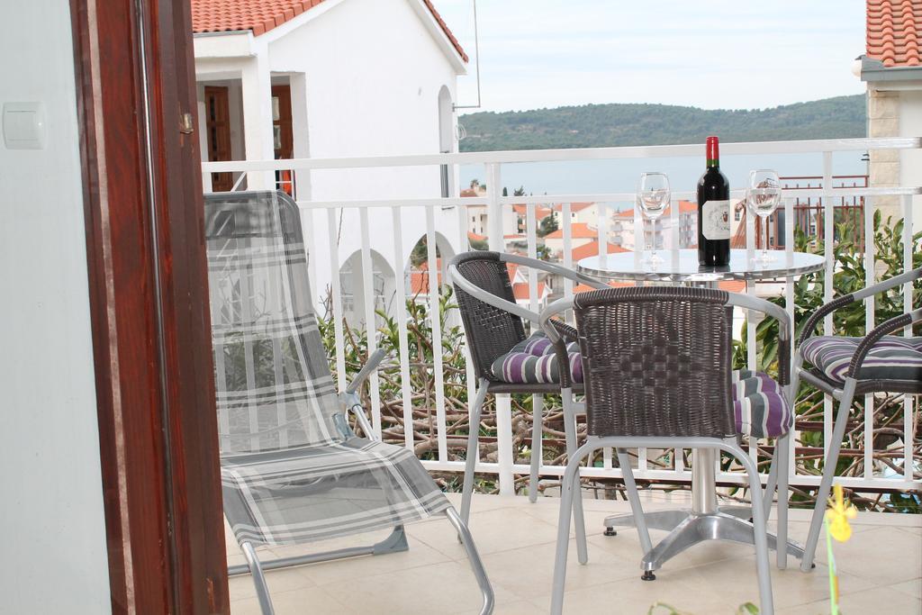 Apartment Mia - Spacious Apartment On 85 M2 With Beautiful Sea View Trogir Habitación foto