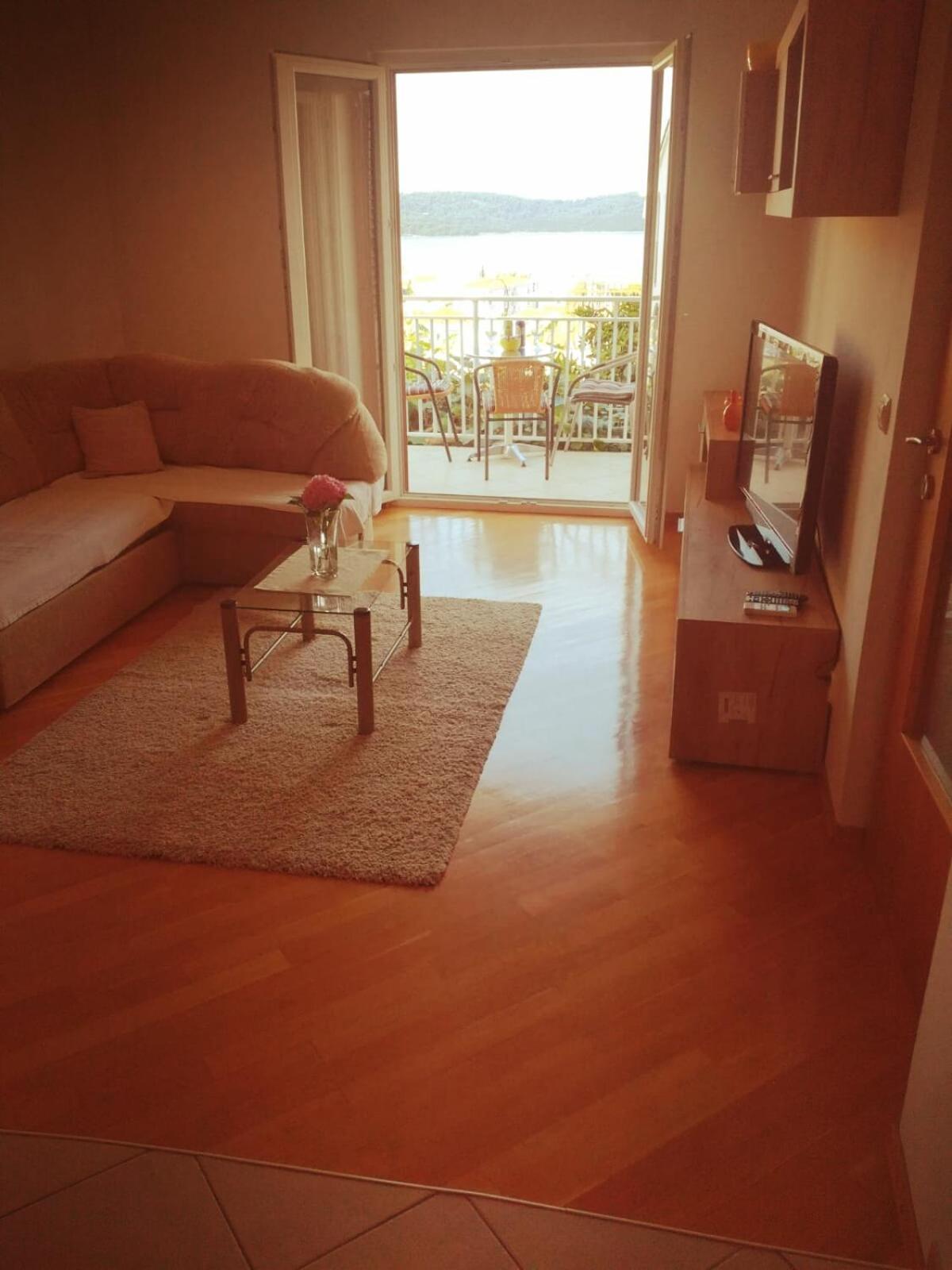 Apartment Mia - Spacious Apartment On 85 M2 With Beautiful Sea View Trogir Habitación foto